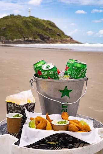 Cerveja frente a praia