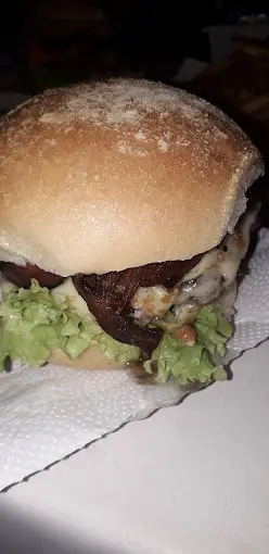 restaurante-madruga-burger-beer-ilha-do-mel-pr