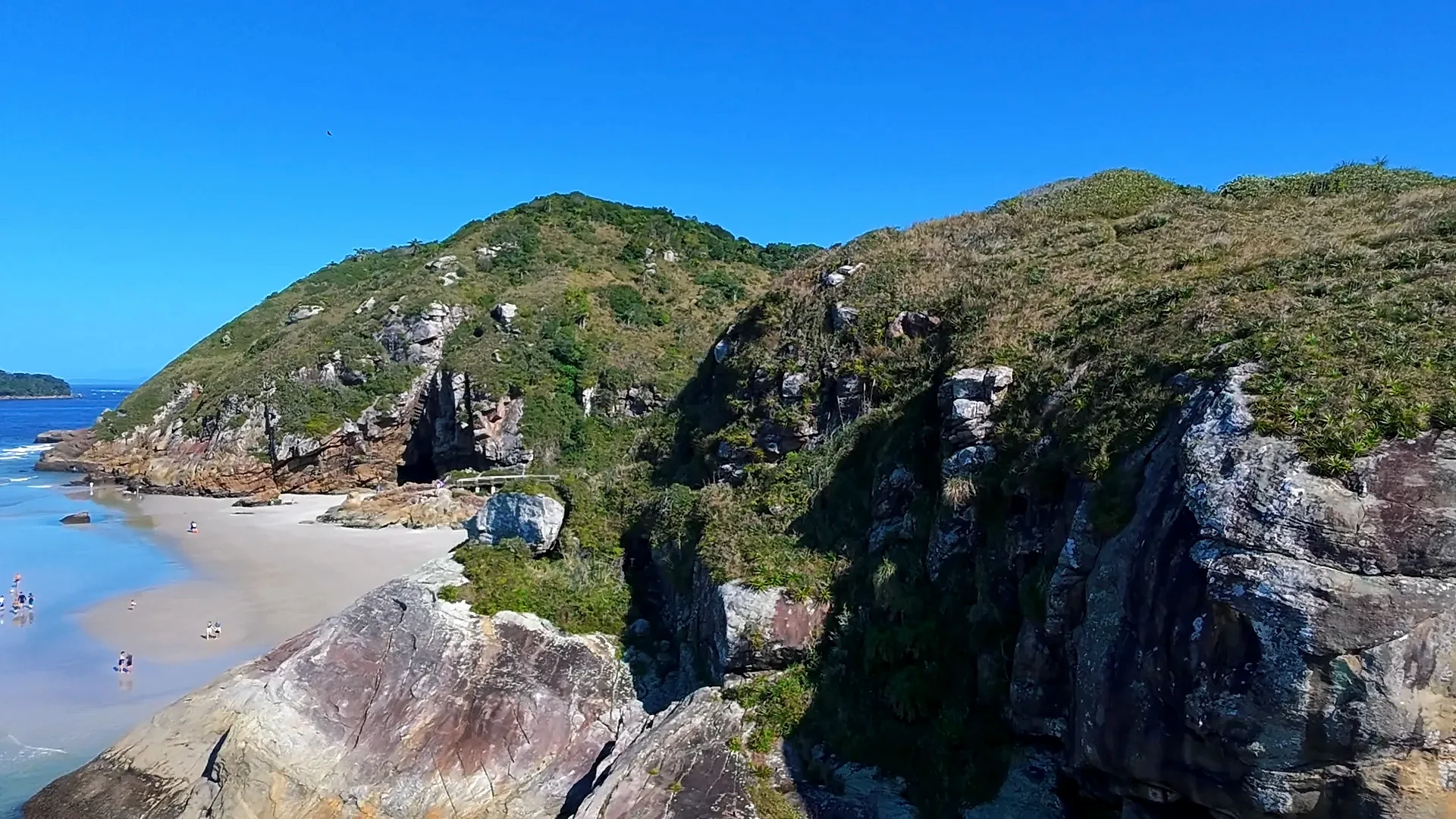 Foto de ângulos diferentes da Gruta de encantadas